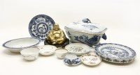 Lot 255 - A Chinese porcelain blue and white export tureen and cover