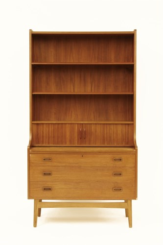 Lot 614 - A mid century bookcase