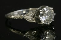 Lot 227 - An Edwardian single stone diamond ring