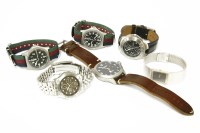 Lot 320 - A gentleman's stainless steel Seiko Lassale quartz bracelet watch