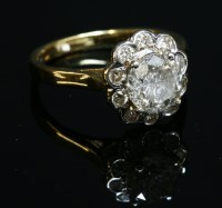 Lot 423 - A diamond cluster ring