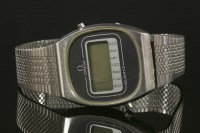 Lot 629 - A gentlemen's stainless steel Omega 1616 LCD quartz bracelet watch