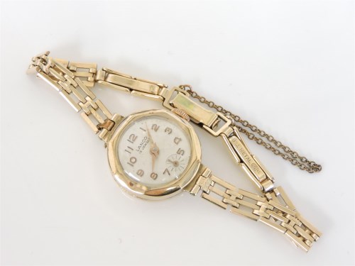 Lot 15 - A 9ct gold ladies Lanco mechanical watch