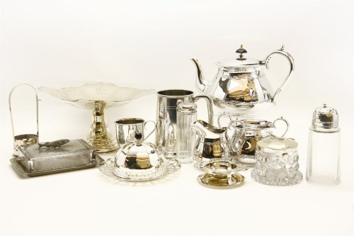 Lot 296 - A quantity of silver plate to include an oak canteen of cutlery