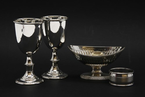 Lot 181 - A collection of silver to include a Victorian navette open salt