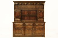 Lot 650 - A reproduction oak dresser