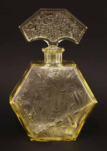 Lot 58 - An Art Deco hexagonal tinted glass scent bottle
