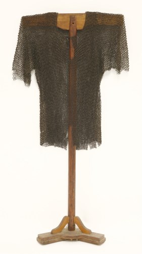 Lot 16 - A chainmail shirt