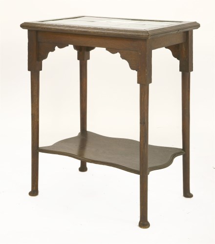Lot 30 - An oak occasional table