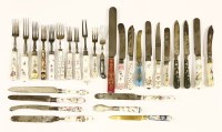 Lot 177 - Twenty-nine porcelain-handled knives and forks