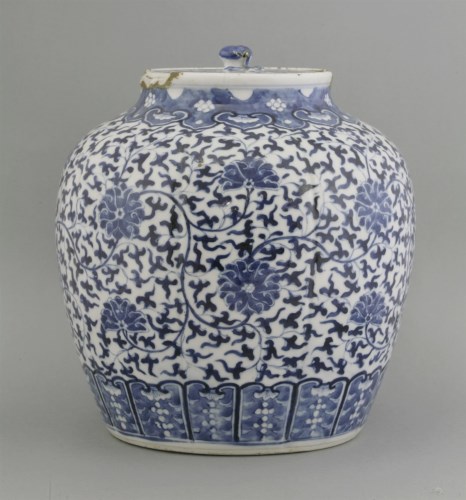 Lot 168 - A blue and white Jar and Cover