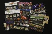 Lot 103 - A quantity of mint GBQE11 stamps in presentation packs (50)