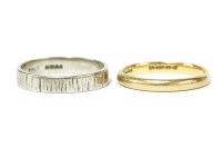 Lot 12 - A 22ct gold wedding ring