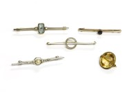 Lot 32 - Four assorted bar brooches