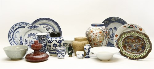 Lot 238 - A collection of mixed Chinese porcelain