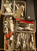 Lot 172 - A collection of mixed cutlery