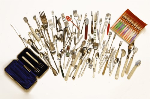 Lot 106 - A collection of mixed Victorian and later toasting and pickle forks