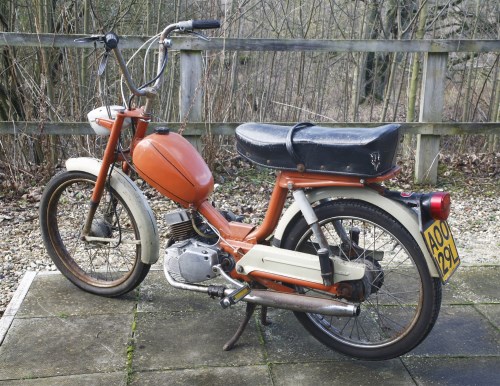 Lot 5 - A 1973 Garelli 49cc pedal moped