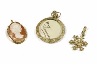 Lot 77 - A collection of costume jewellery