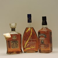 Lot 117 - Assorted to include: Canadian Club Classic
