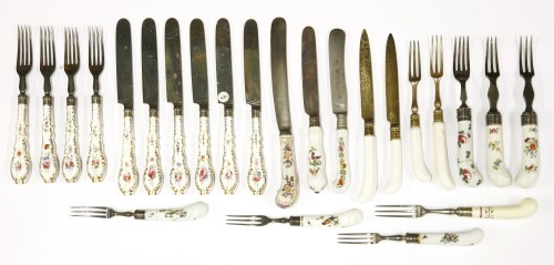 Lot 181 - Twenty-four porcelain-handled cutlery items
