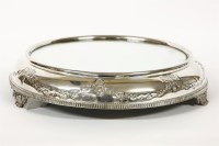Lot 277 - A silver plated circular cake stand