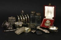 Lot 99 - A collection of silver items