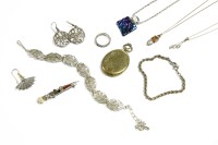 Lot 78 - A collection of costume jewellery