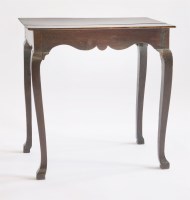 Lot 426 - A country oak side table