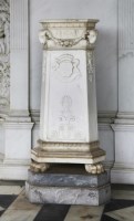 Lot 545 - A pair of Roman-style white marble pedestals