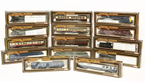 Lot 237 - A collection of mainline railway 00 locos