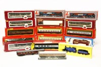 Lot 229 - A collection of mixed 00 gauge railway items
