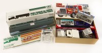 Lot 306 - A Tamiya 1/14 scale radio controlled 'King Hauler' tractor truck