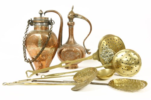 Lot 325 - A quantity of copper and brassware