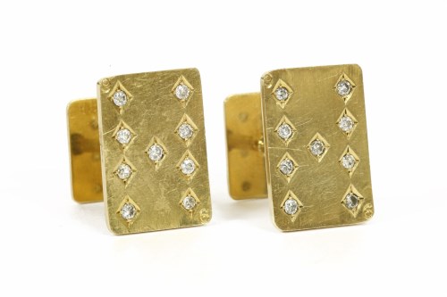 Lot 38 - A pair of gold cufflinks