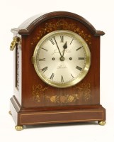 Lot 521 - A bracket clock