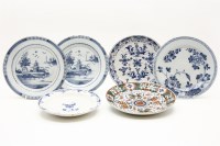 Lot 418 - A pair of 18th century English Delft plates
