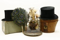 Lot 319 - A quantity of collectables