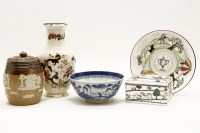 Lot 344 - A collection of decorative ceramics