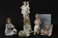 Lot 217 - A collection of Lladro figures