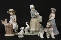 Lot 196 - A collection of Lladro figures