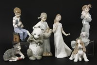 Lot 302 - A collection of Nao figures