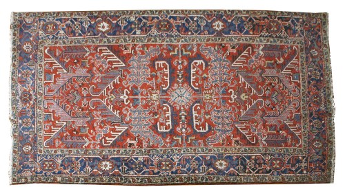 Lot 327 - An Heriz carpet