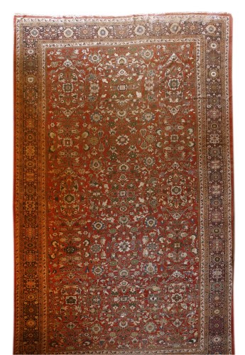 Lot 319 - A Mahal carpet