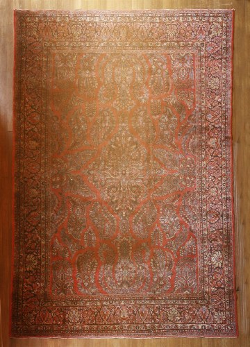 Lot 321 - A Sarouk carpet