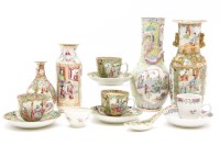 Lot 251 - A quantity of 19th century Chinese ceramics