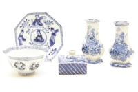 Lot 178 - A quantity of Japanese and Chinese blue and white porcelains
