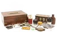 Lot 185 - Sundries: slotted box