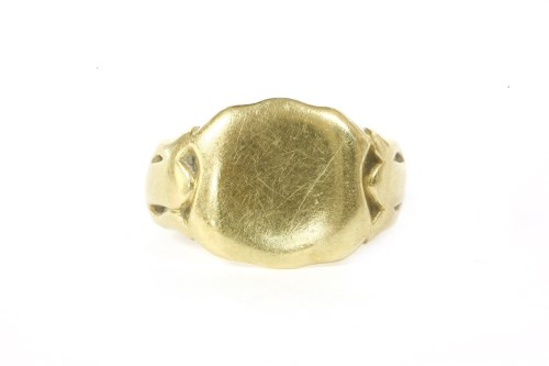 Lot 44 - An 18ct gold signet ring with vacant cartouche