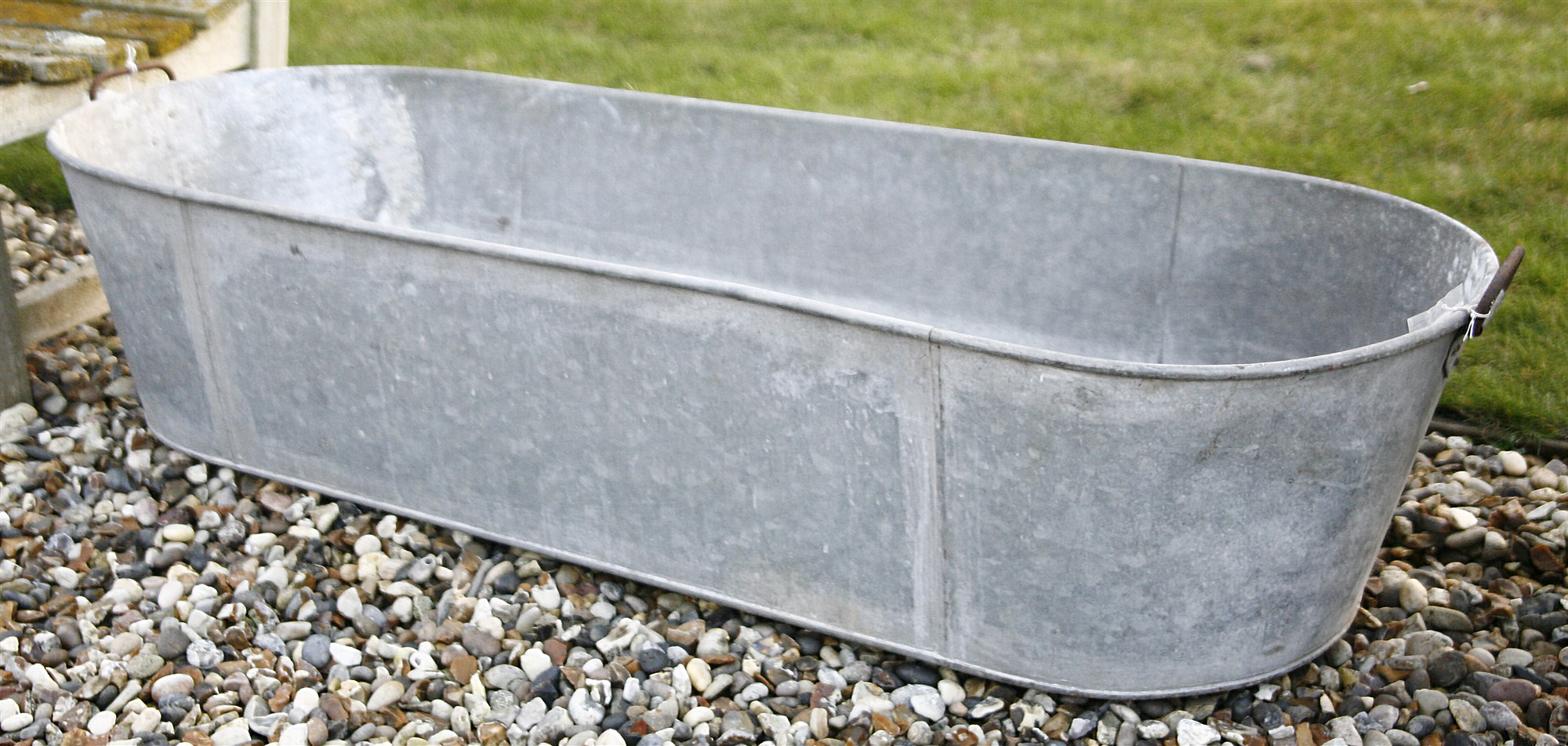 Lot 1081 Original full size galvanised tin bath with